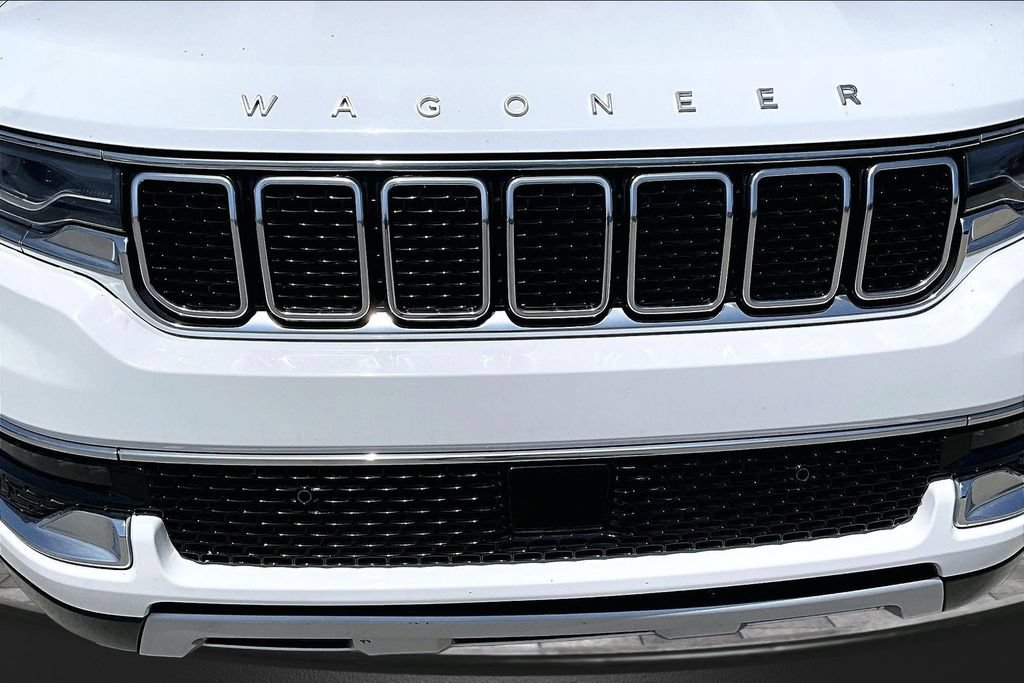 Used 2023 Jeep Wagoneer L Series II RWD image 30