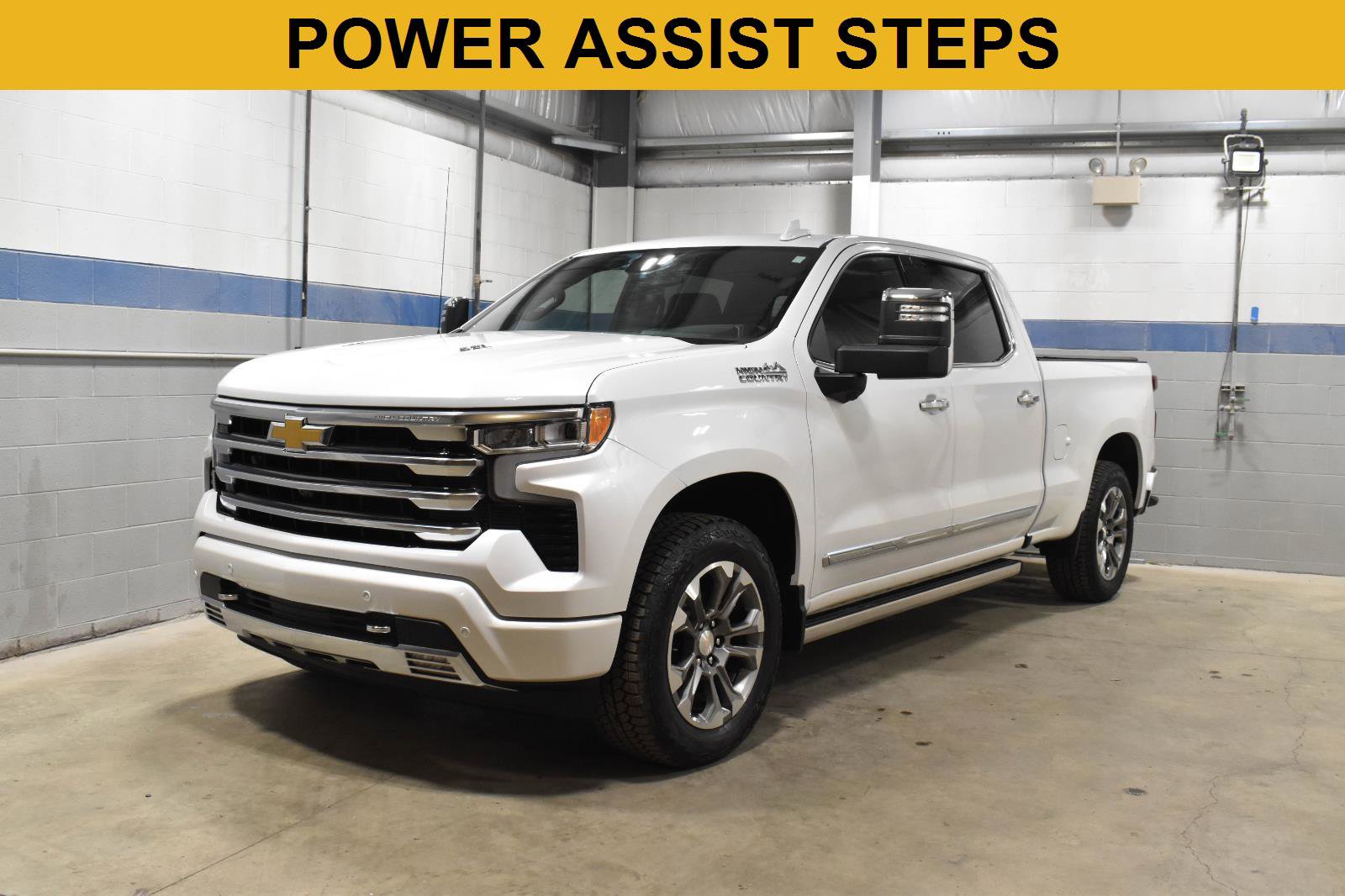 Used 2023 Chevrolet Silverado 1500 High Country w/ Max Trailering Package image 3