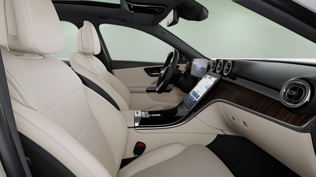 Used 2025 Mercedes-Benz C 300 Sedan image 39