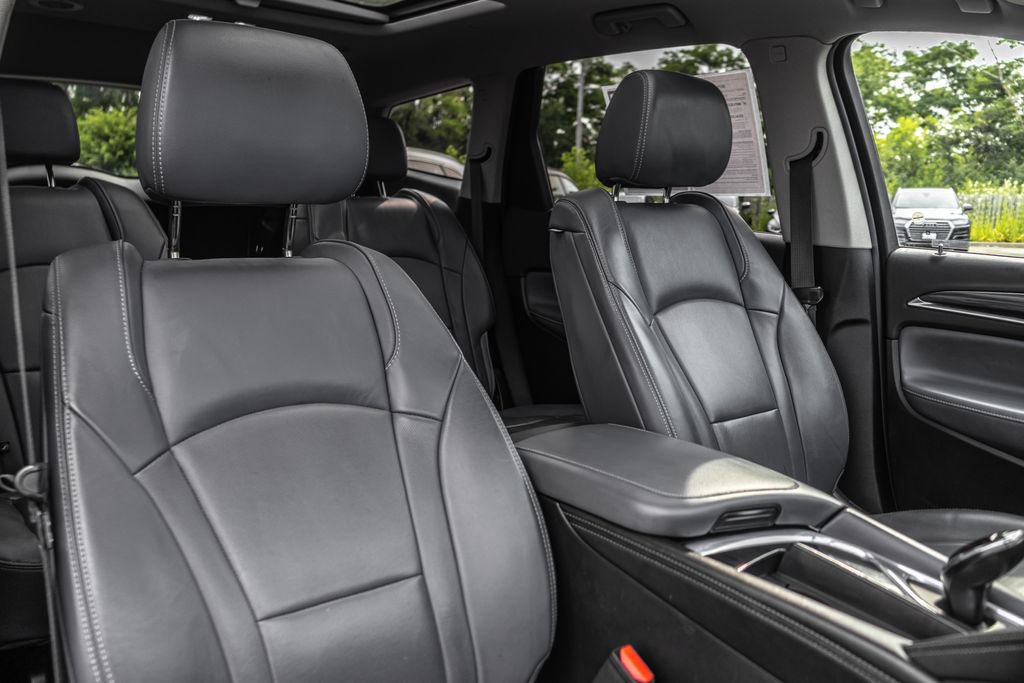 Used 2020 Buick Enclave Essence w/ Sound and Sites Package FWD image 35