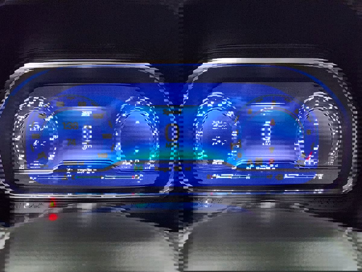 Used 2023 Chevrolet Suburban High Country image 34