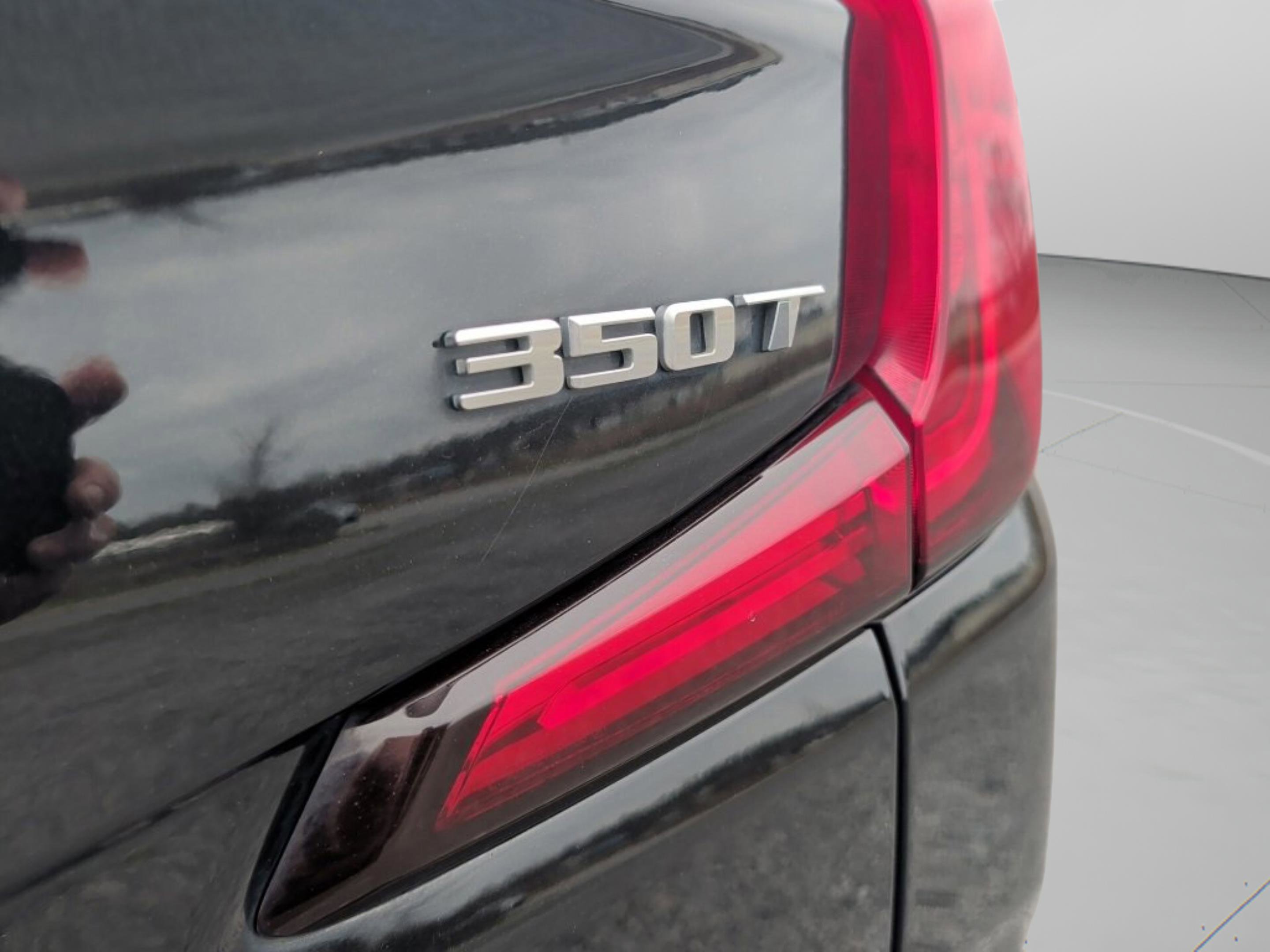 Used 2020 Cadillac XT4 Premium Luxury image 16