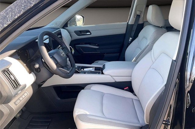 New 2026 Nissan Pathfinder SL image 7