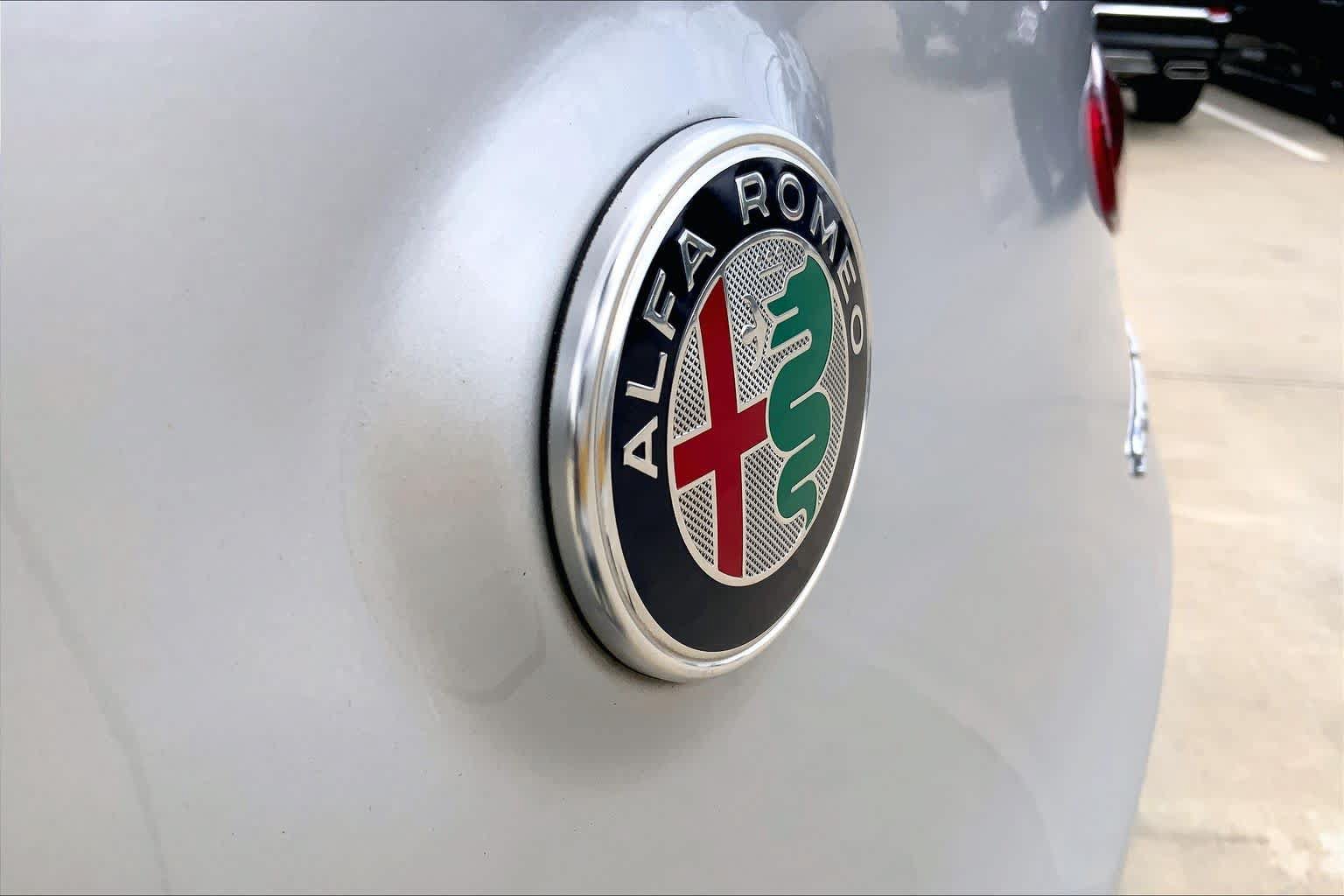 Used 2018 Alfa Romeo Stelvio Ti Sport AWD/4WD image 10