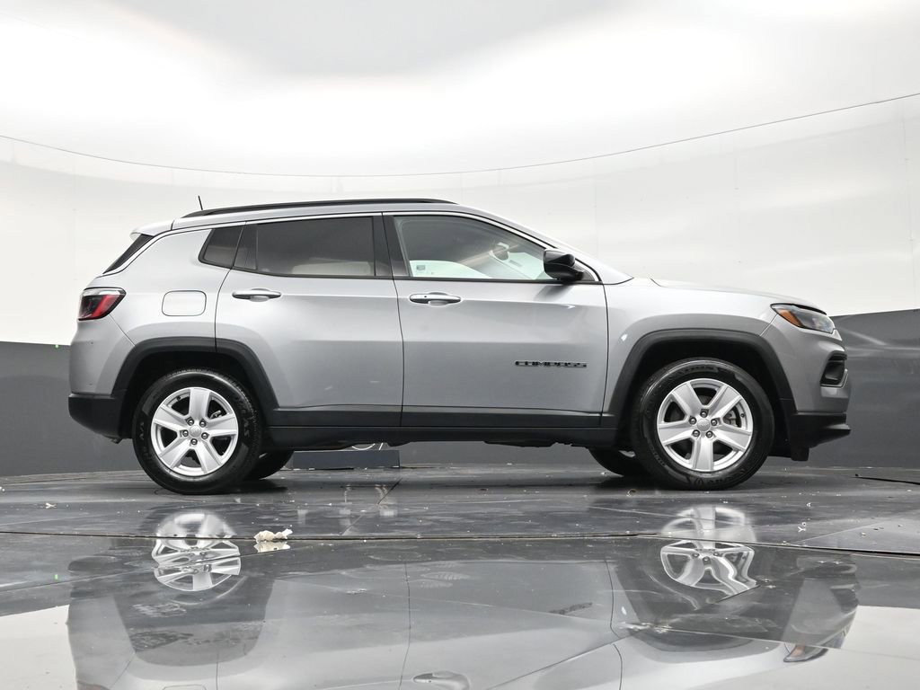 Used 2022 Jeep Compass Latitude FWD image 26