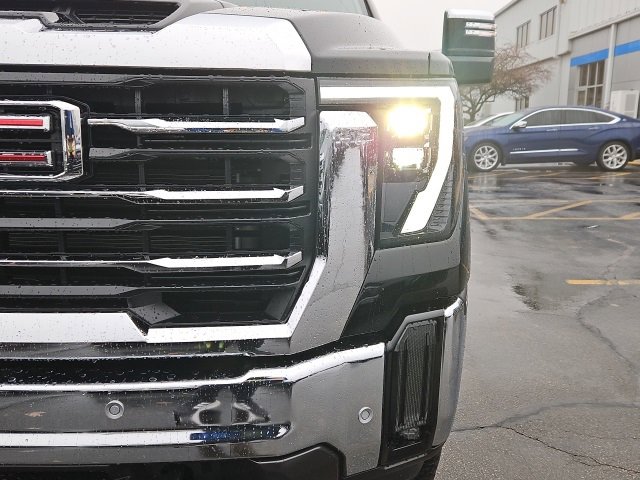 New 2026 GMC Sierra 2500 SLT w/ SLT Convenience Package image 3