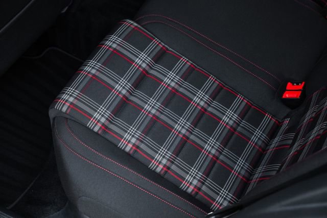 Used 2021 Volkswagen Golf S image 72