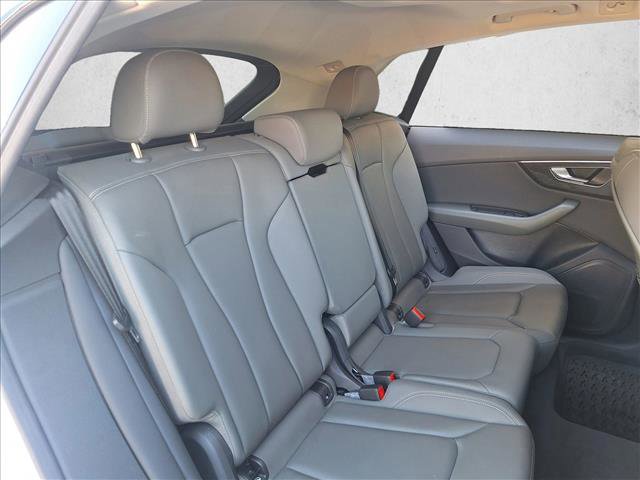Used 2022 Audi Q8 Premium image 19