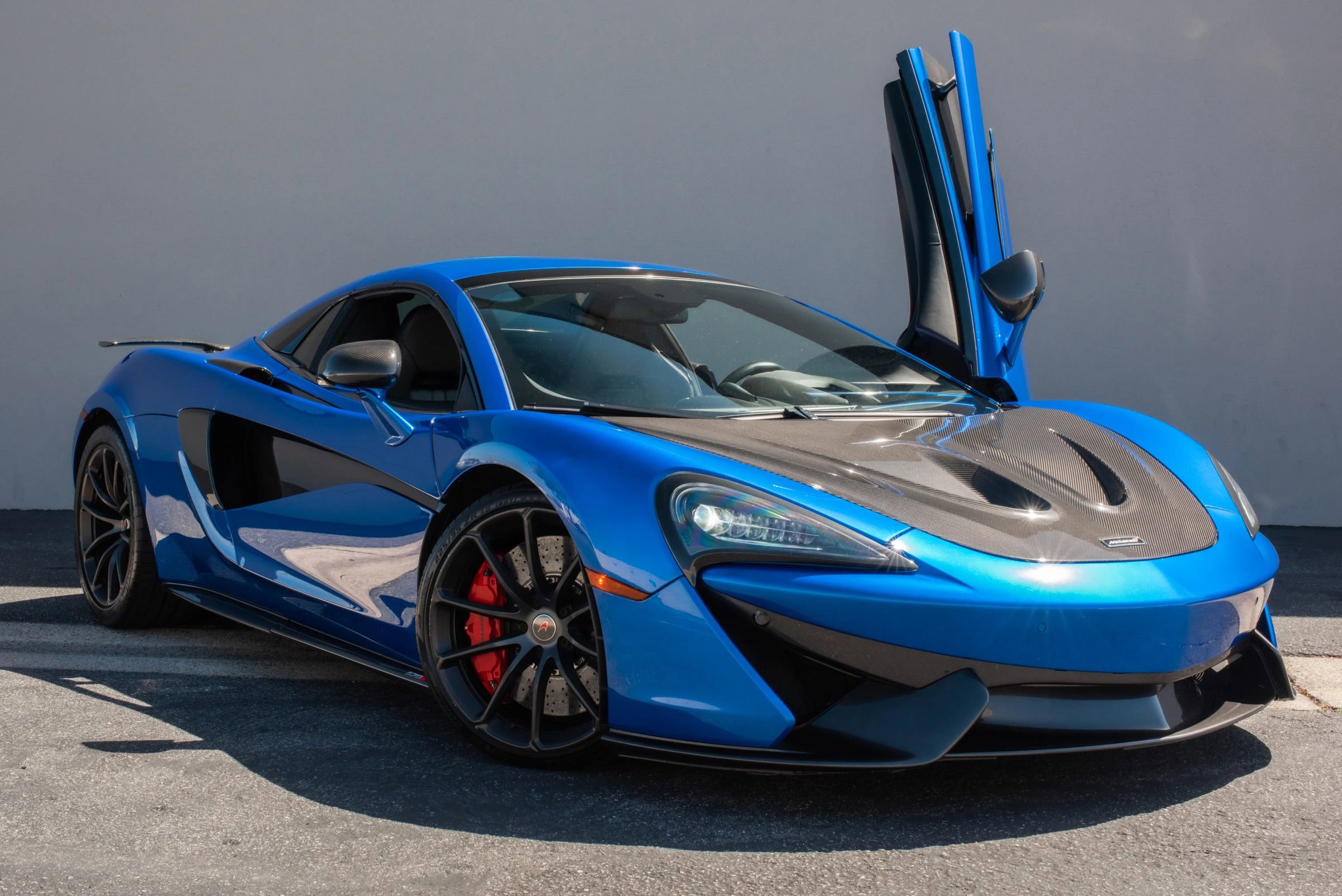Used 2018 McLaren 570S Spider RWD image 6