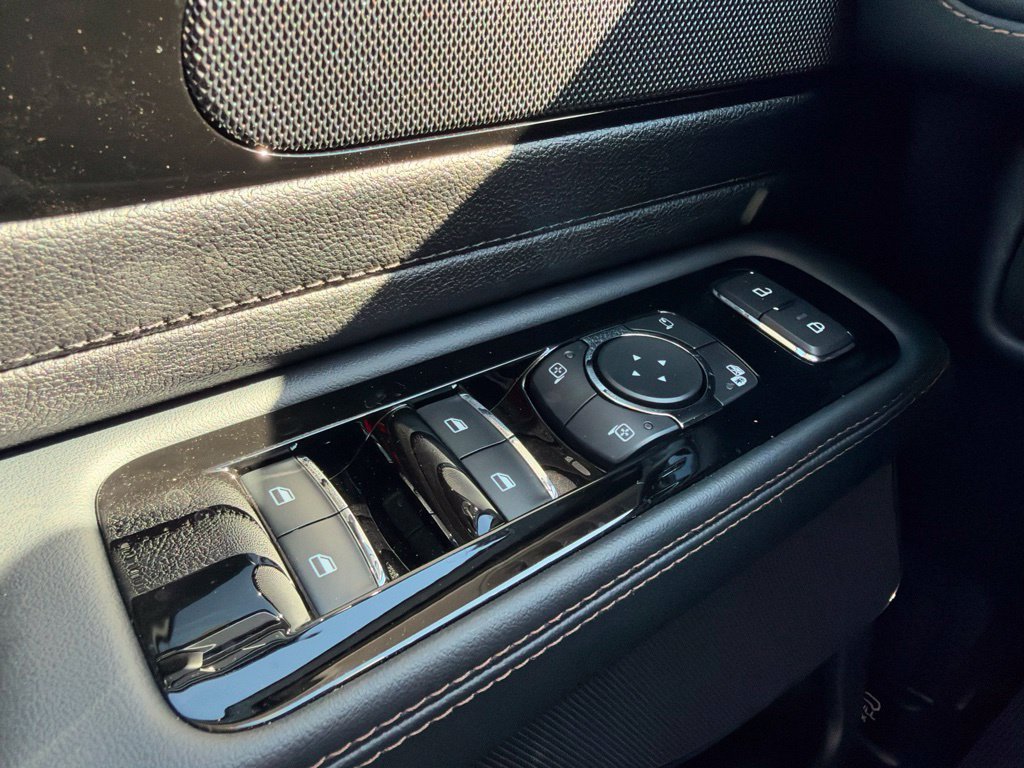 New 2027 Lincoln Aviator AWD image 14