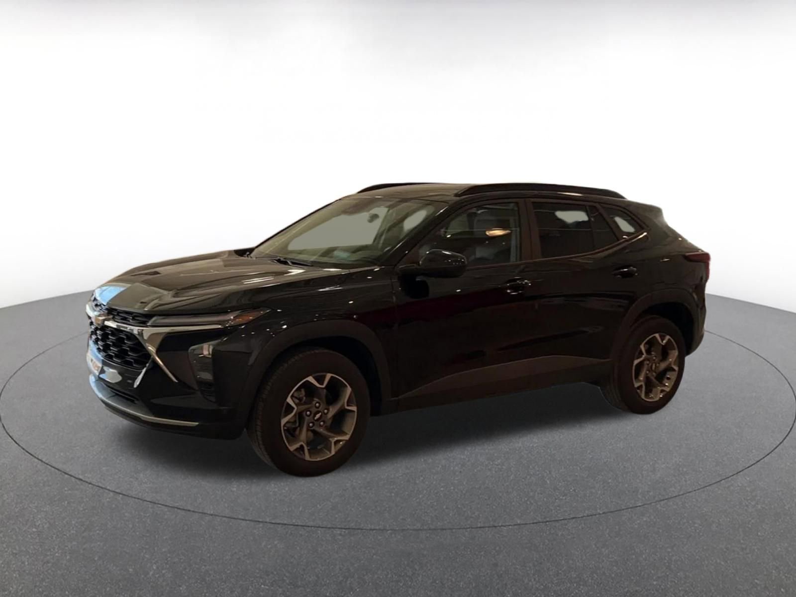 Used 2025 Chevrolet Trax LT w/ LT Convenience Package FWD image 8
