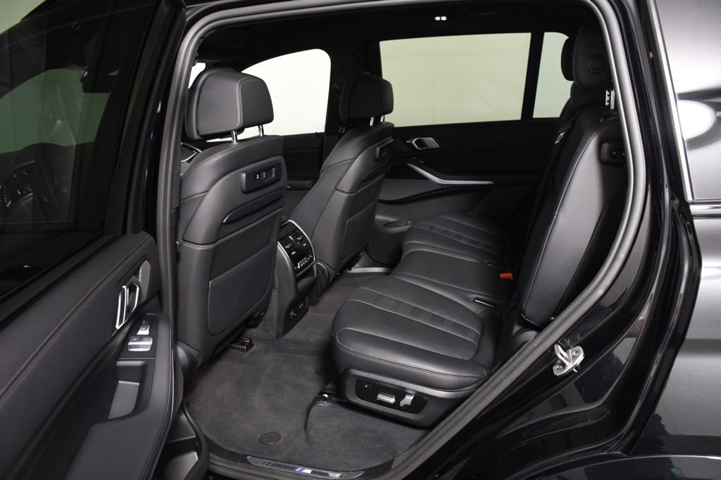 Used 2021 BMW X7 M50i w/ Cold Weather Package AWD/4WD image 15