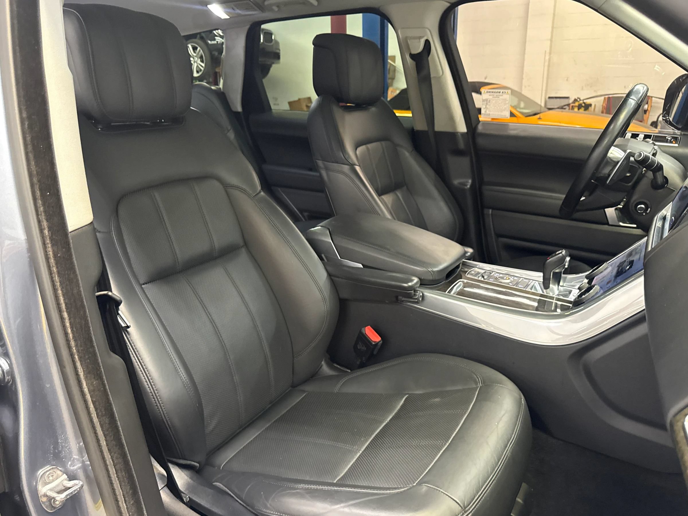 Used 2018 Land Rover Range Rover Sport Supercharged AWD/4WD image 31