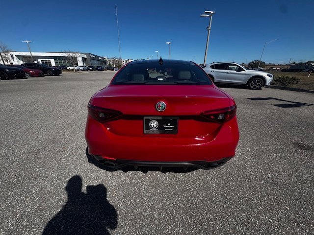 Used 2022 Alfa Romeo Giulia Veloce image 6