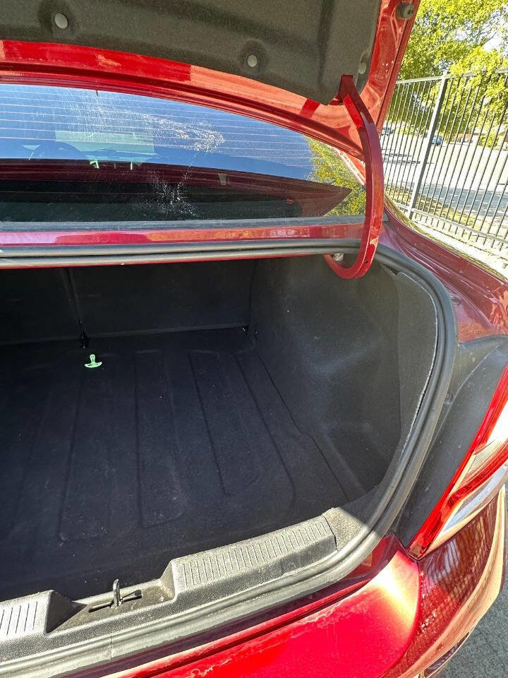 Used 2019 Chevrolet Sonic LT w/ Convenience Package image 7