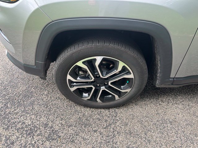 Certified 2022 Jeep Compass Limited AWD/4WD image 9