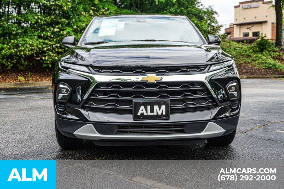 Used 2025 Chevrolet Blazer LT FWD image 9