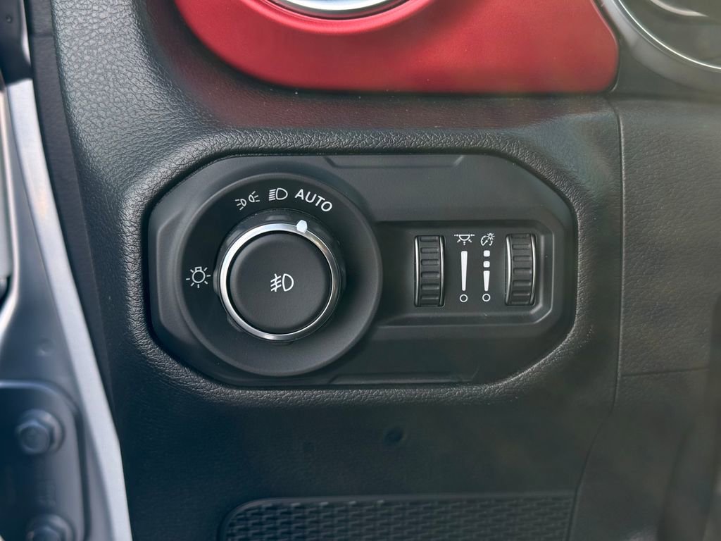 Used 2022 Jeep Wrangler Unlimited Rubicon w/ LED Lighting Group image 21