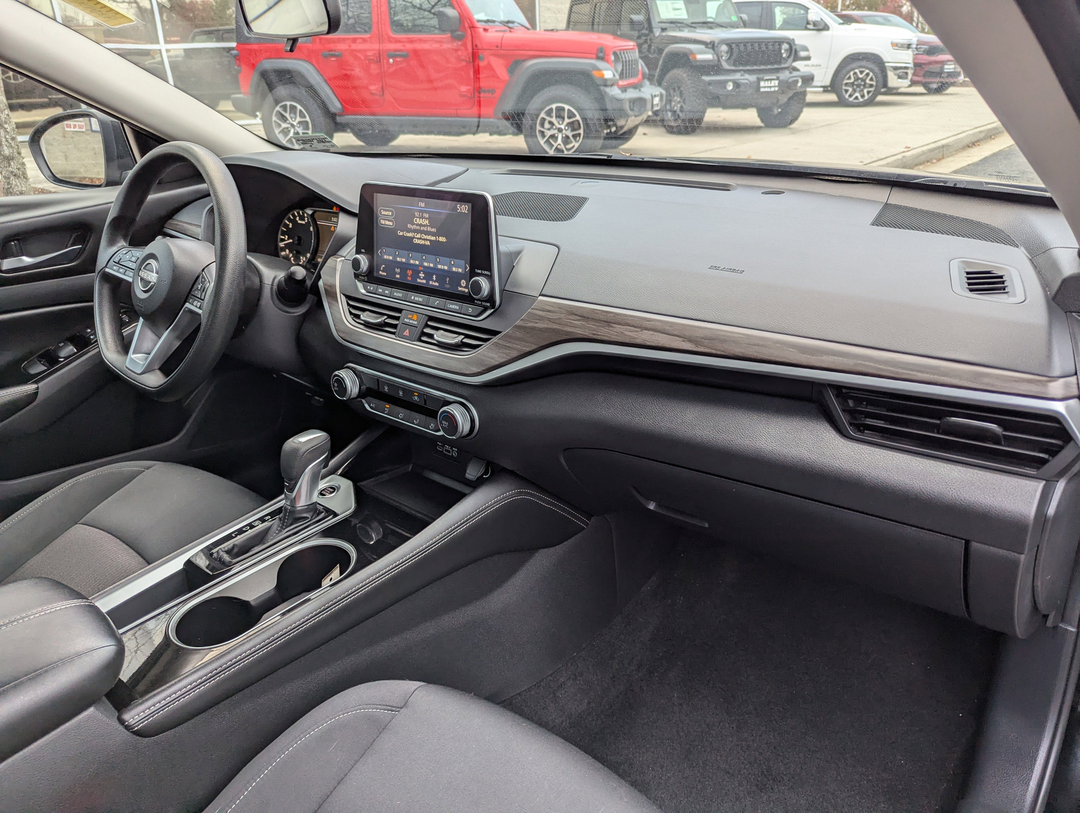 Used 2023 Nissan Altima 2.5 SV image 17