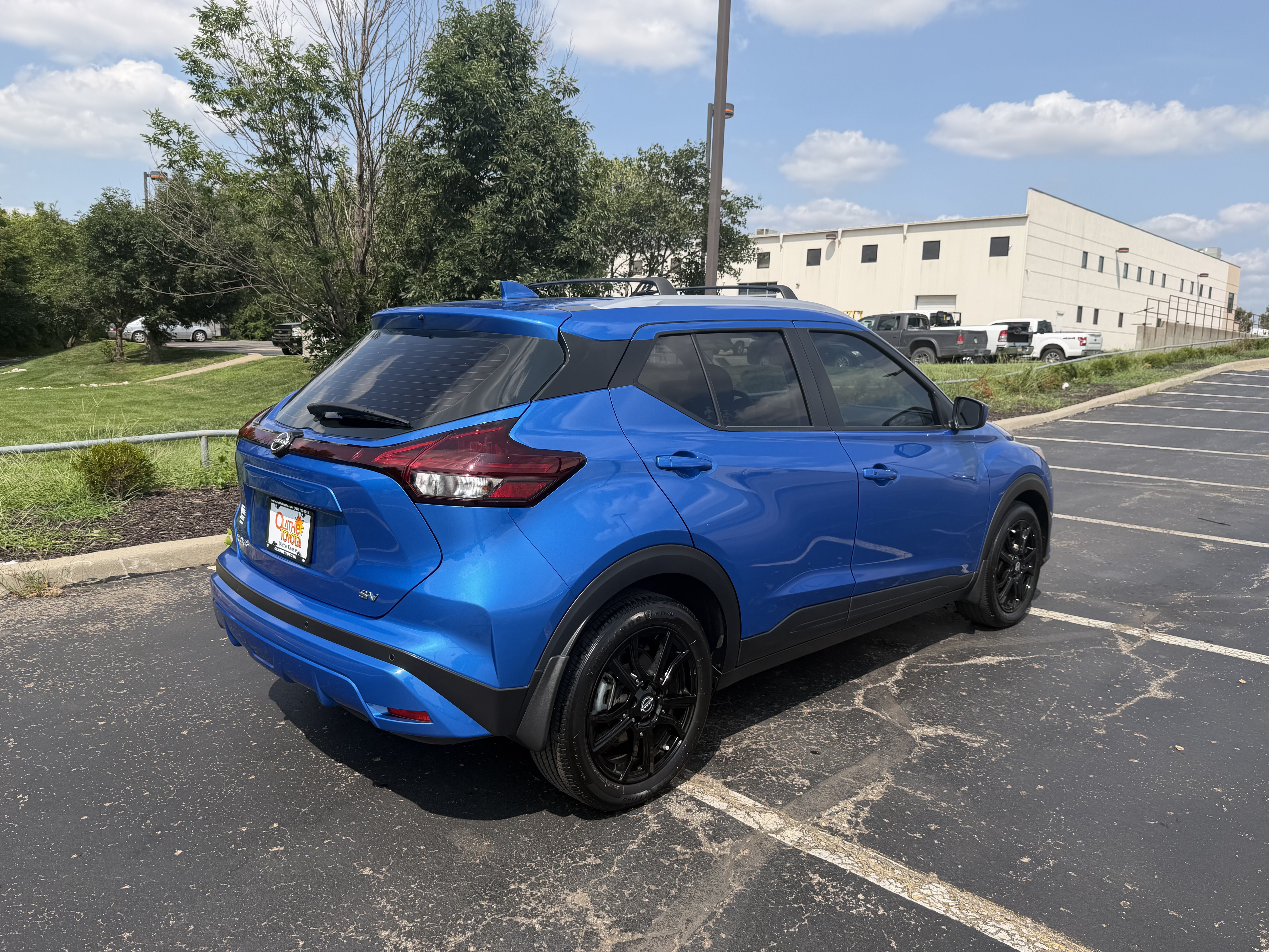 Used 2023 Nissan Kicks SV FWD image 10