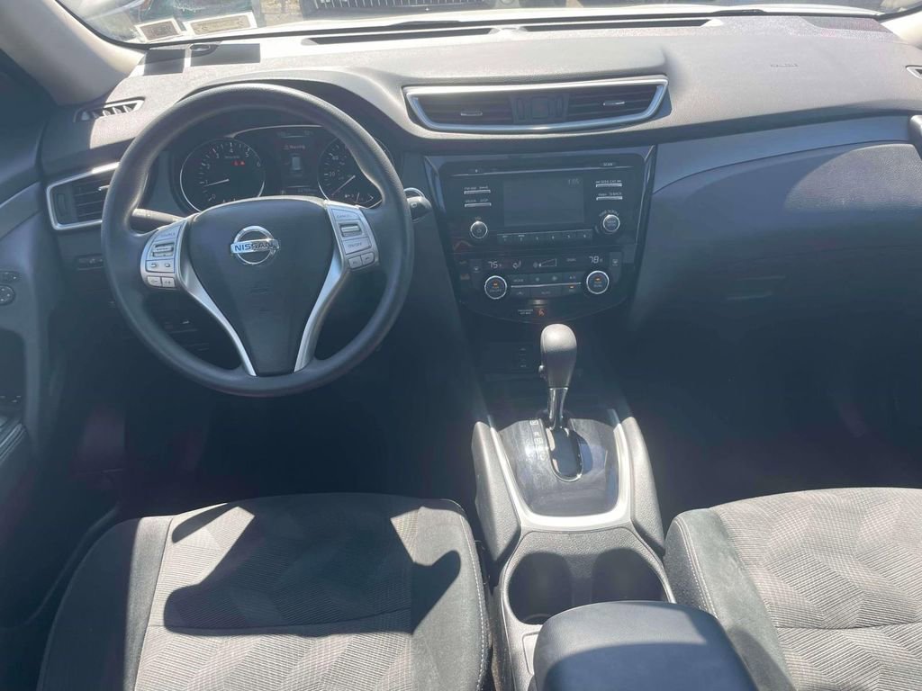 Used 2015 Nissan Rogue SV w/ SV Moonroof Package image 13