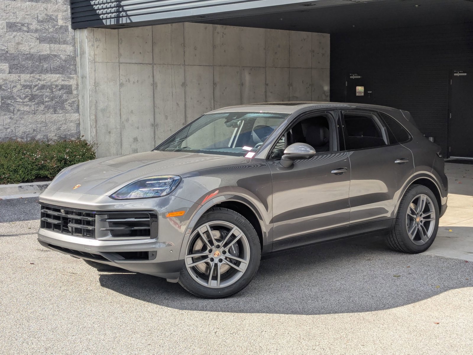 New 2026 Porsche Cayenne image 1