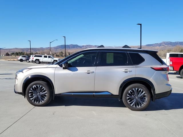 Used 2025 Nissan Rogue Platinum image 2