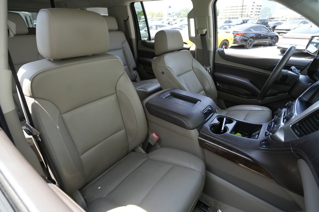 Used 2018 Chevrolet Suburban LT w/ LT Signature Package RWD image 33