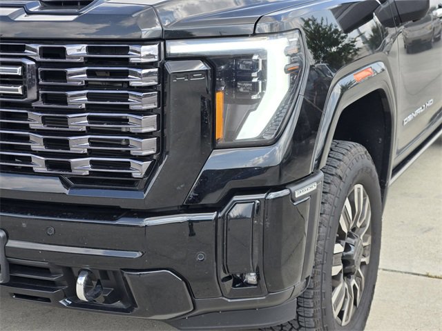 Used 2025 GMC Sierra 3500 Denali Ultimate image 9