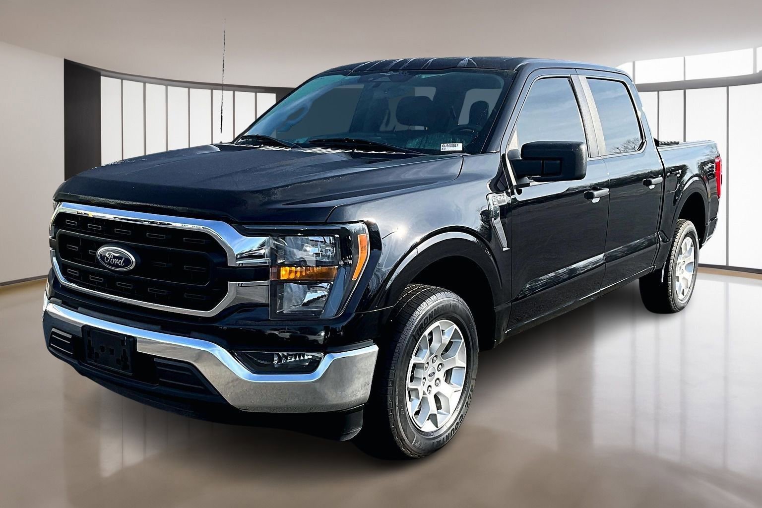 Used 2023 Ford F150 XLT image 3