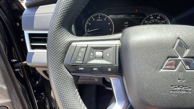 Used 2025 Mitsubishi Outlander SE AWD/4WD image 24