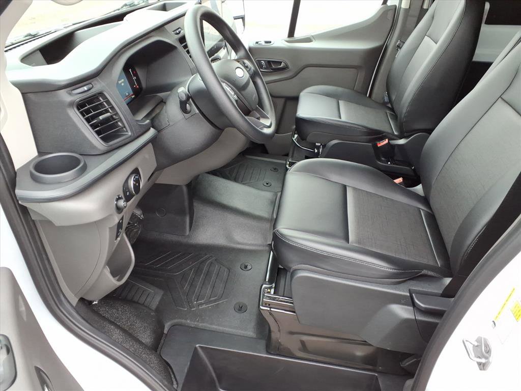 New 2026 Ford Transit 250 148 Medium Roof w/ Load Area Protection Package image 4