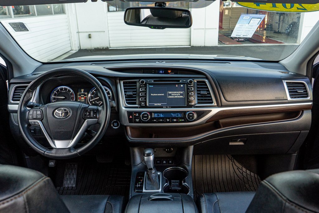 Used 2014 Toyota Highlander Limited image 22