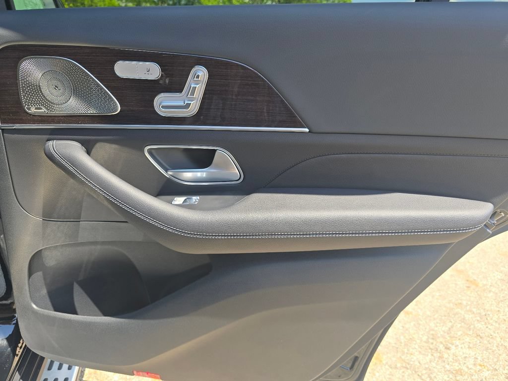 New 2026 Mercedes-Benz GLS 450 4MATIC image 23