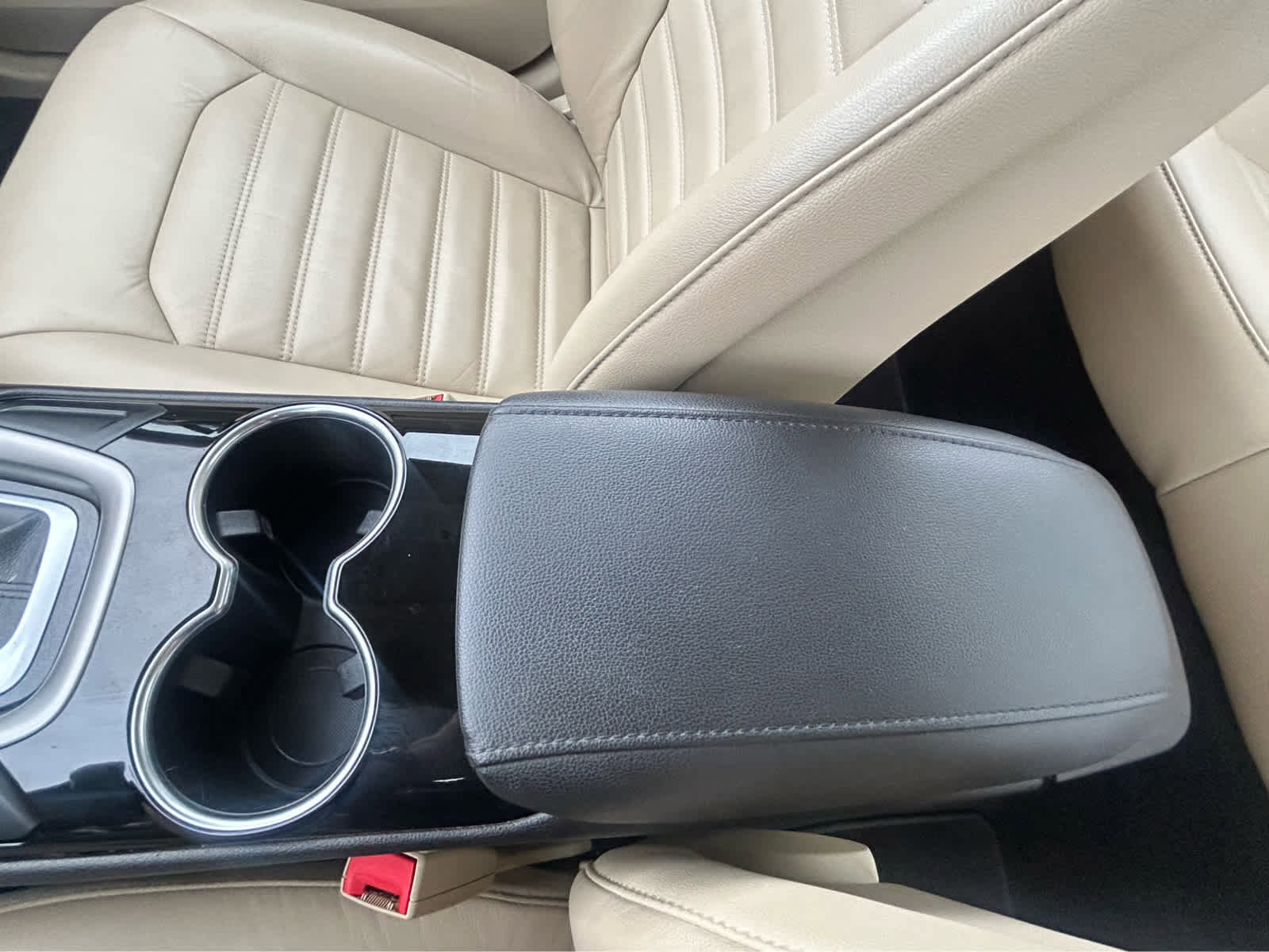 Used 2014 Ford Fusion SE w/ Equipment Group 202A FWD image 25