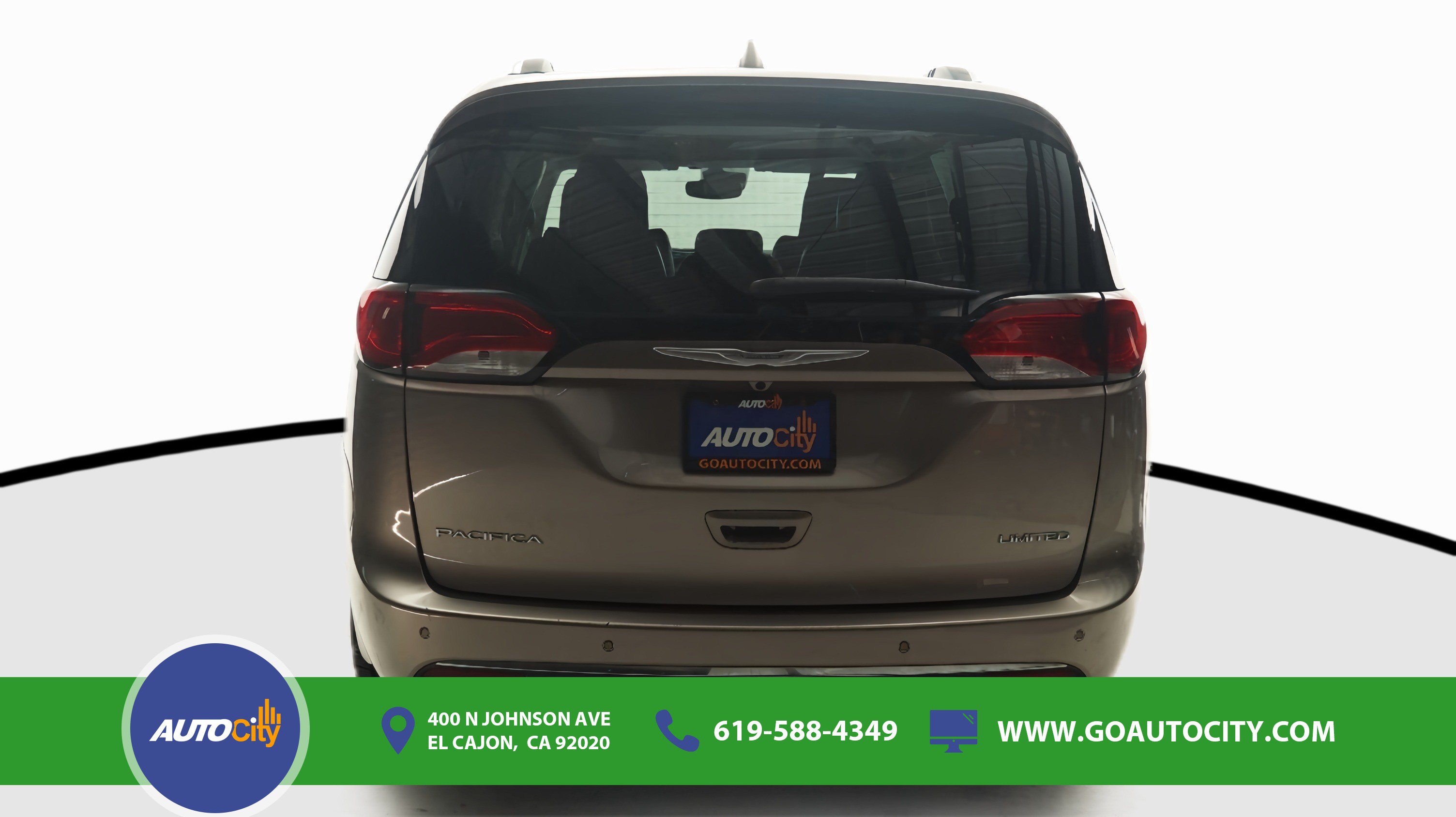 Used 2017 Chrysler Pacifica Limited w/ Advanced Safetytec Group FWD image 10
