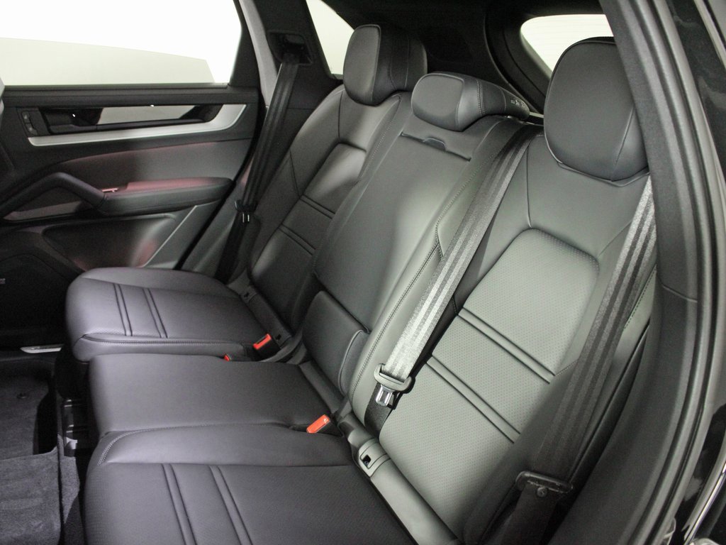 New 2026 Porsche Cayenne image 35