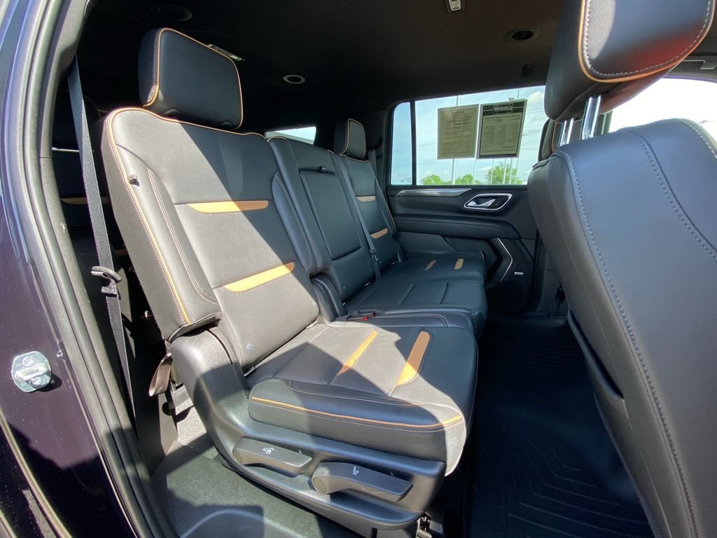Used 2022 GMC Yukon XL AT4 AWD/4WD image 32