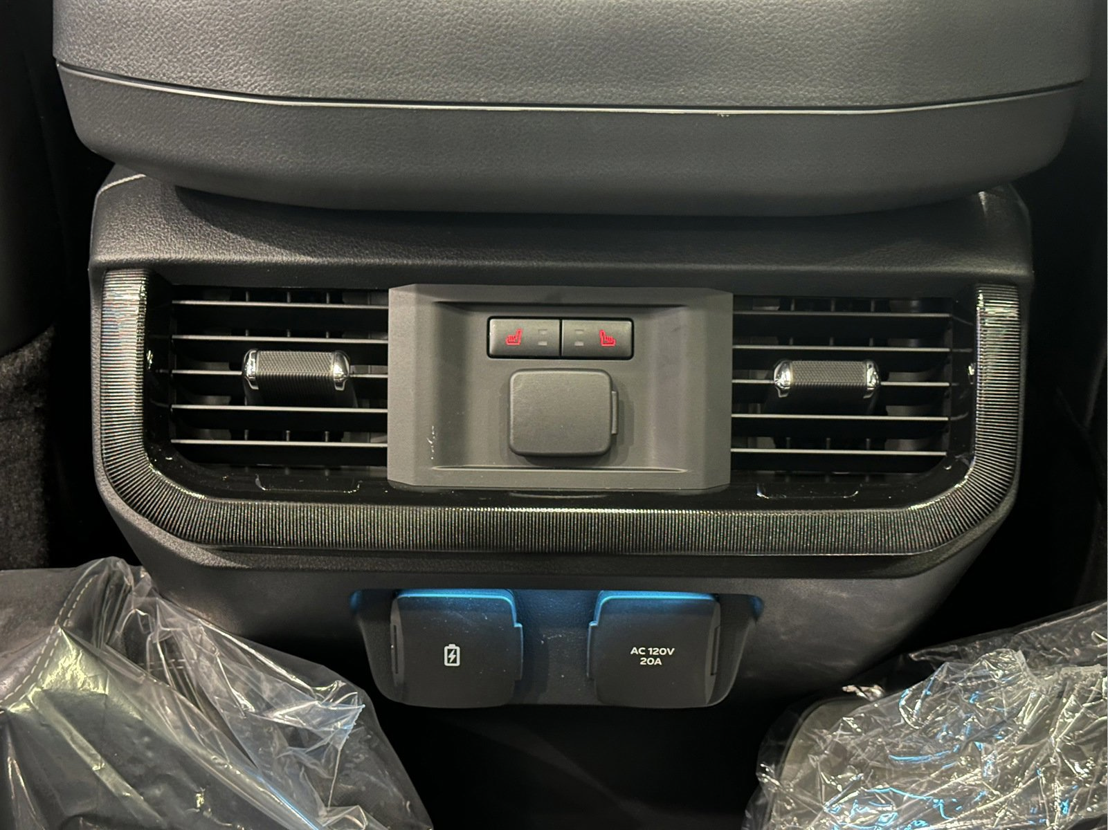 New 2023 Ford F150 Lightning Platinum AWD/4WD image 24