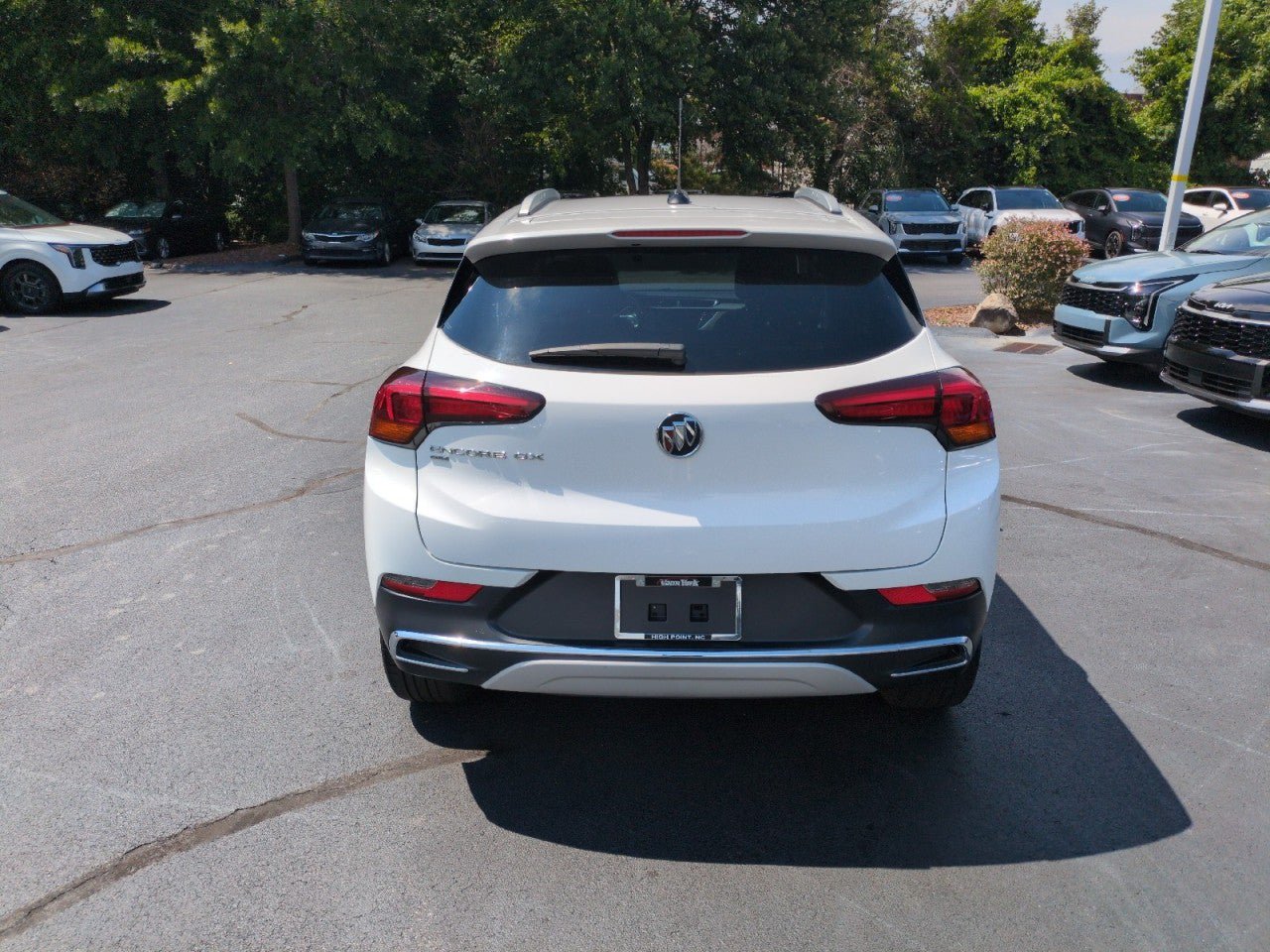 Used 2022 Buick Encore GX Essence w/ Experience Buick Package AWD/4WD image 6