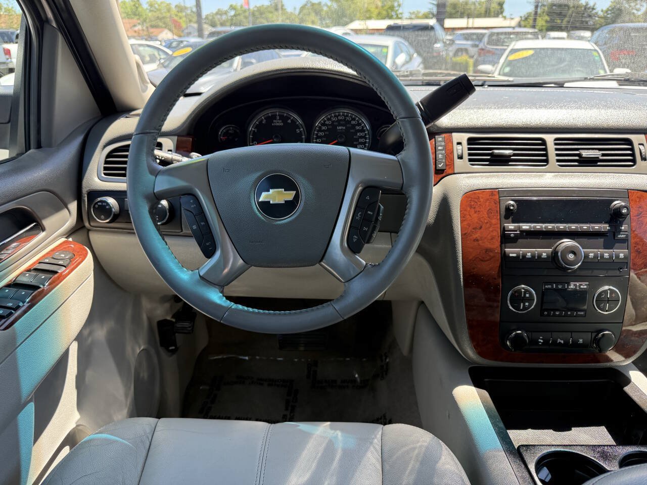 Used 2011 Chevrolet Suburban LT AWD/4WD image 16