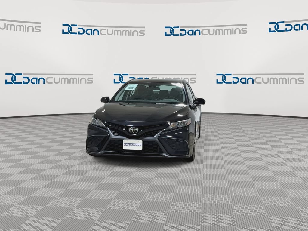 Used 2024 Toyota Camry SE FWD image 3