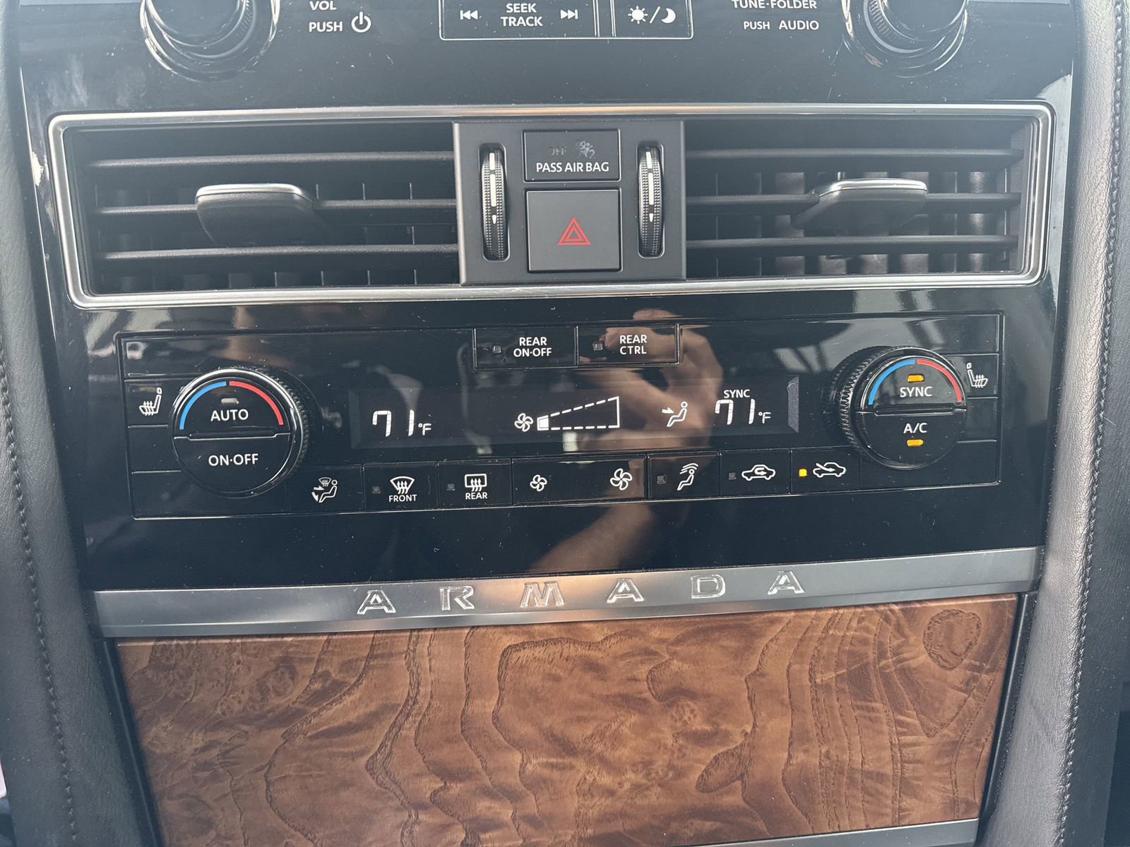 Used 2022 Nissan Armada SL AWD/4WD image 17