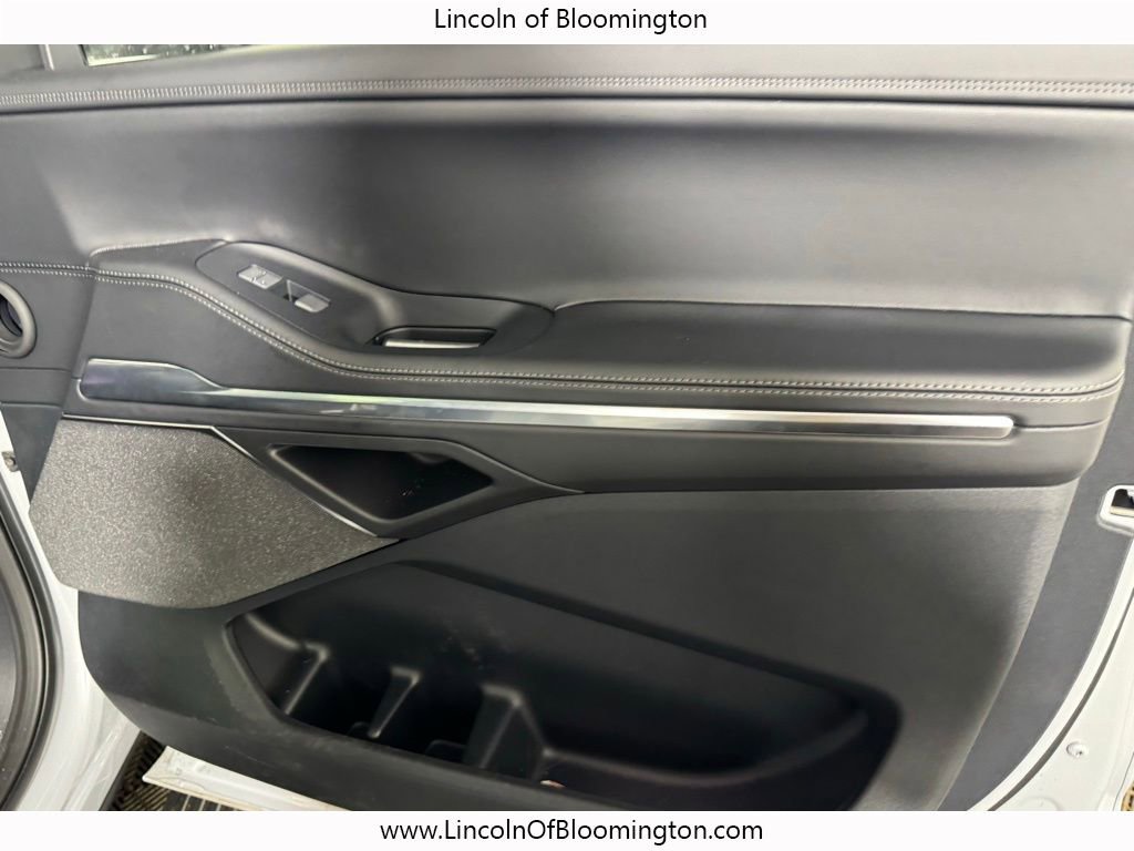 New 2025 Lincoln Navigator L Reserve w/ Jet Appearance Package image 23
