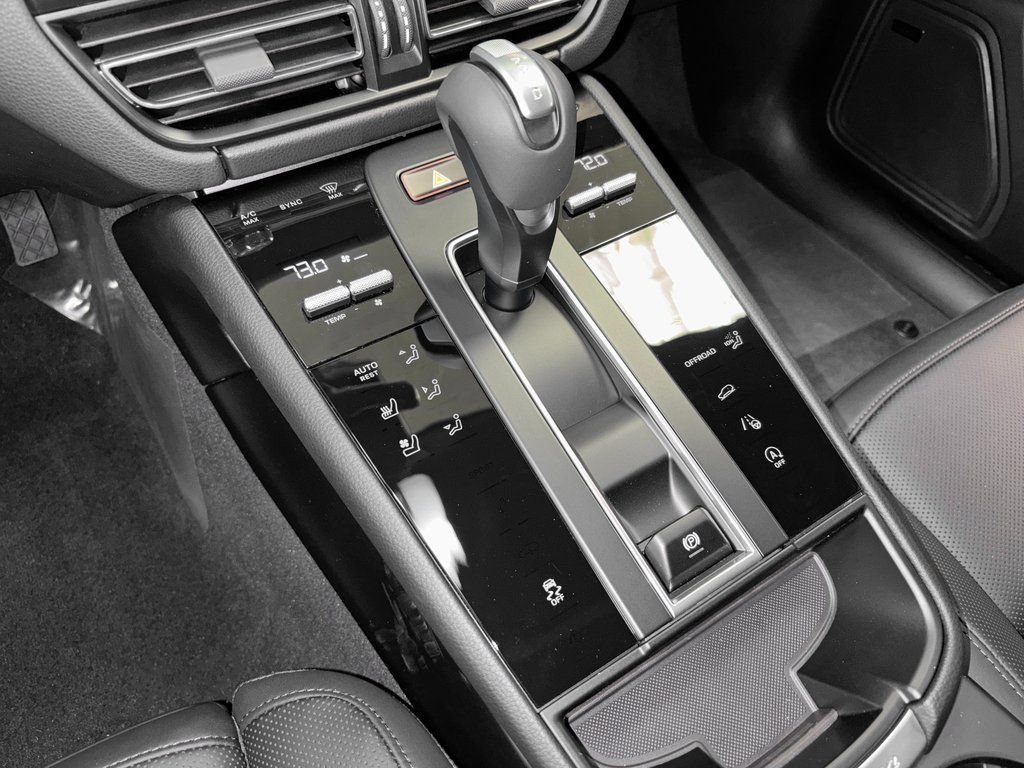 Certified 2026 Porsche Macan AWD/4WD image 29