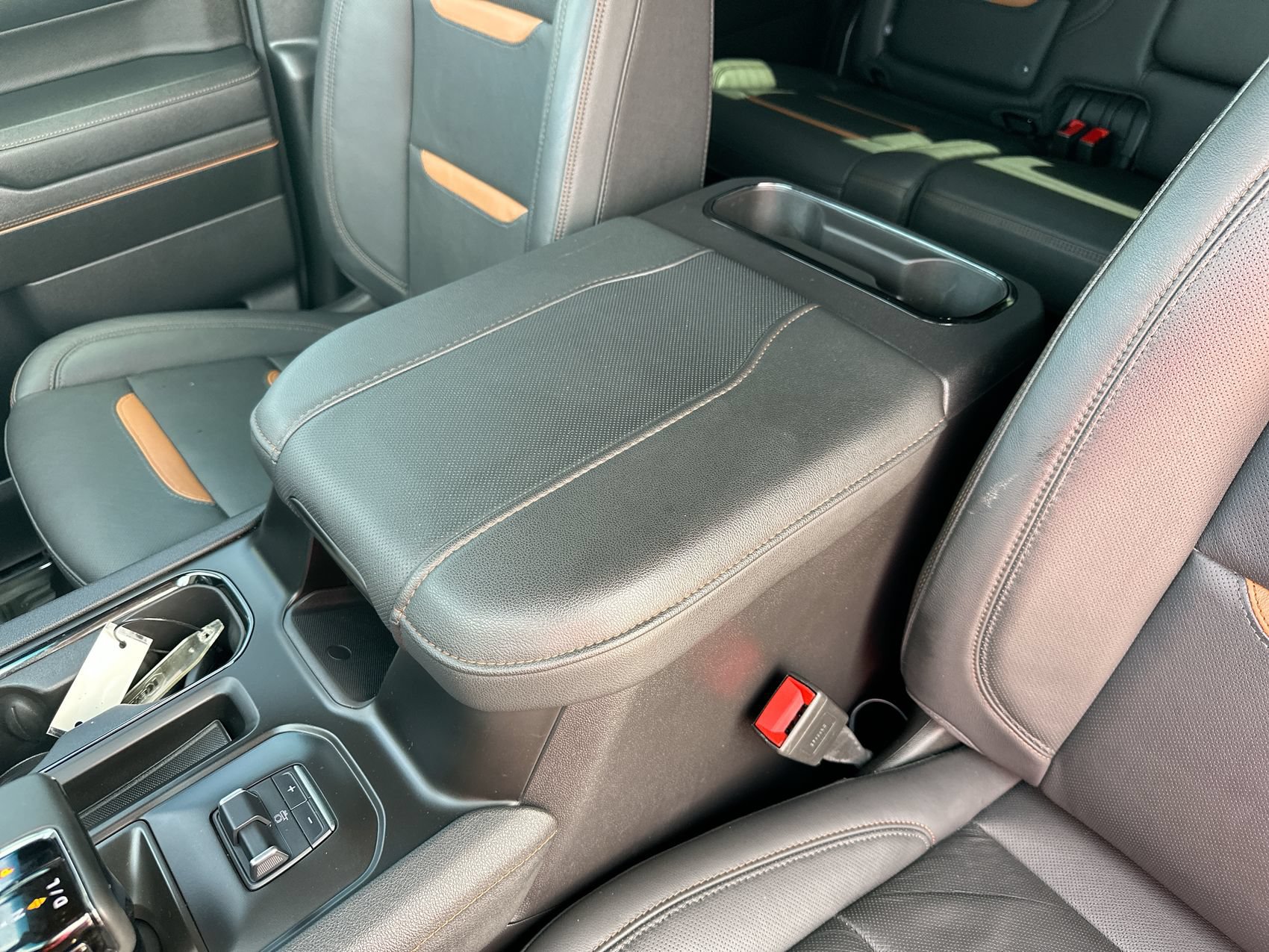Used 2024 GMC Sierra 1500 AT4 w/ AT4 Preferred Package AWD/4WD image 21