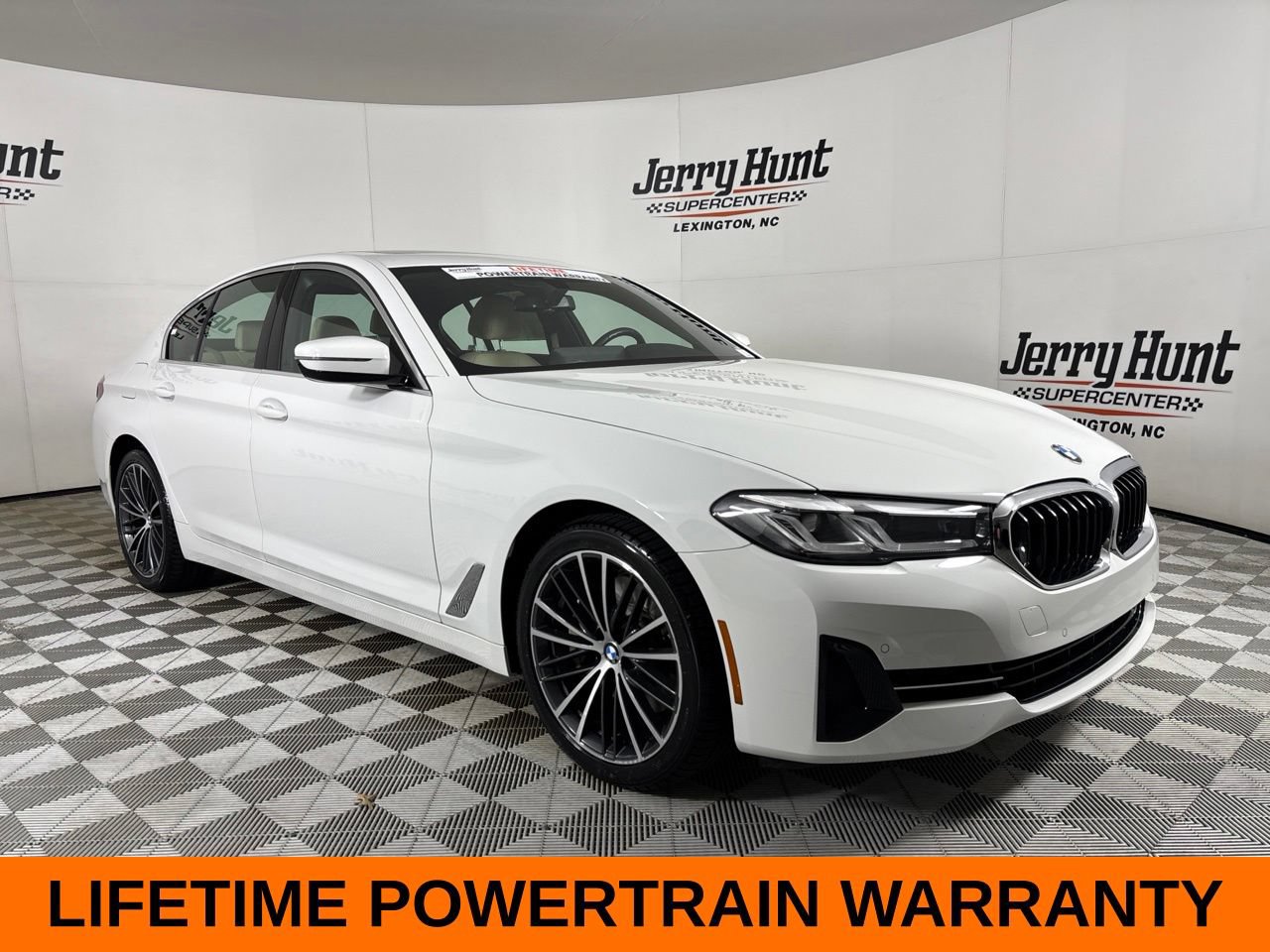 Used 2023 BMW 530i w/ Convenience Package RWD image 4