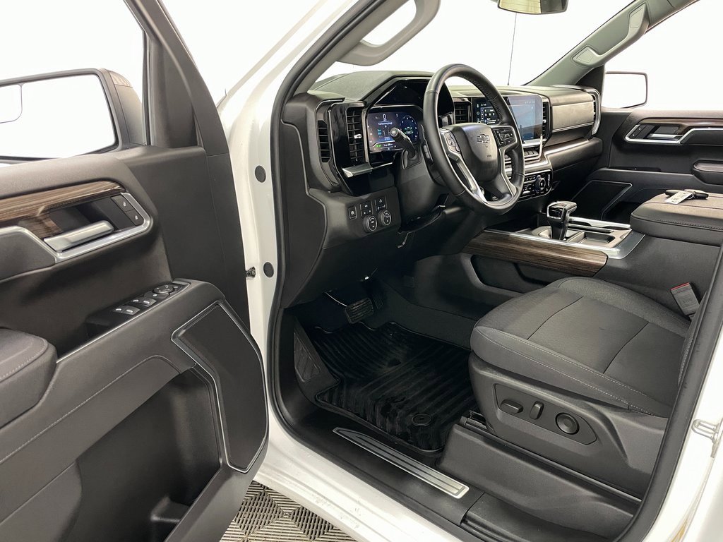 Certified 2025 Chevrolet Silverado 1500 RST image 21