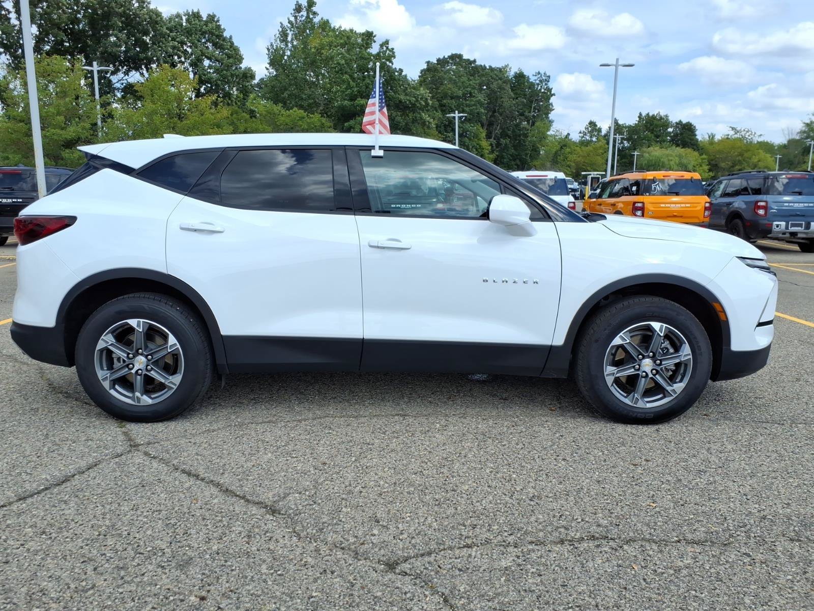 Used 2025 Chevrolet Blazer LT AWD/4WD image 9