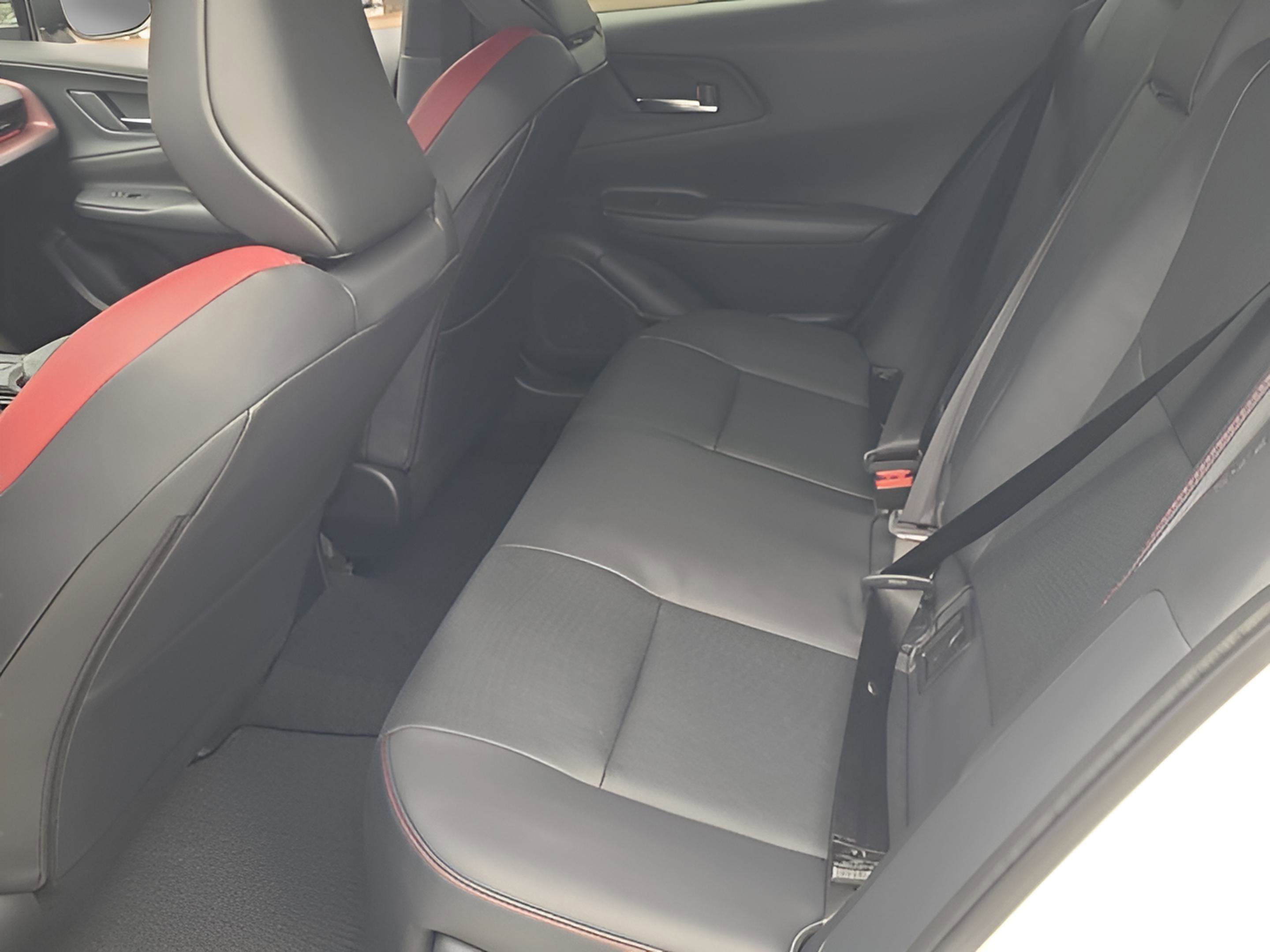 New 2026 Toyota Prius Plug-In Hybrid FWD image 9